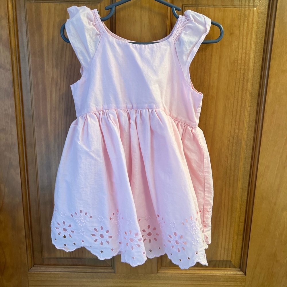 Gap Toddler eyelet dress! 4 for $20, anything $8 and under, bundle and offer!